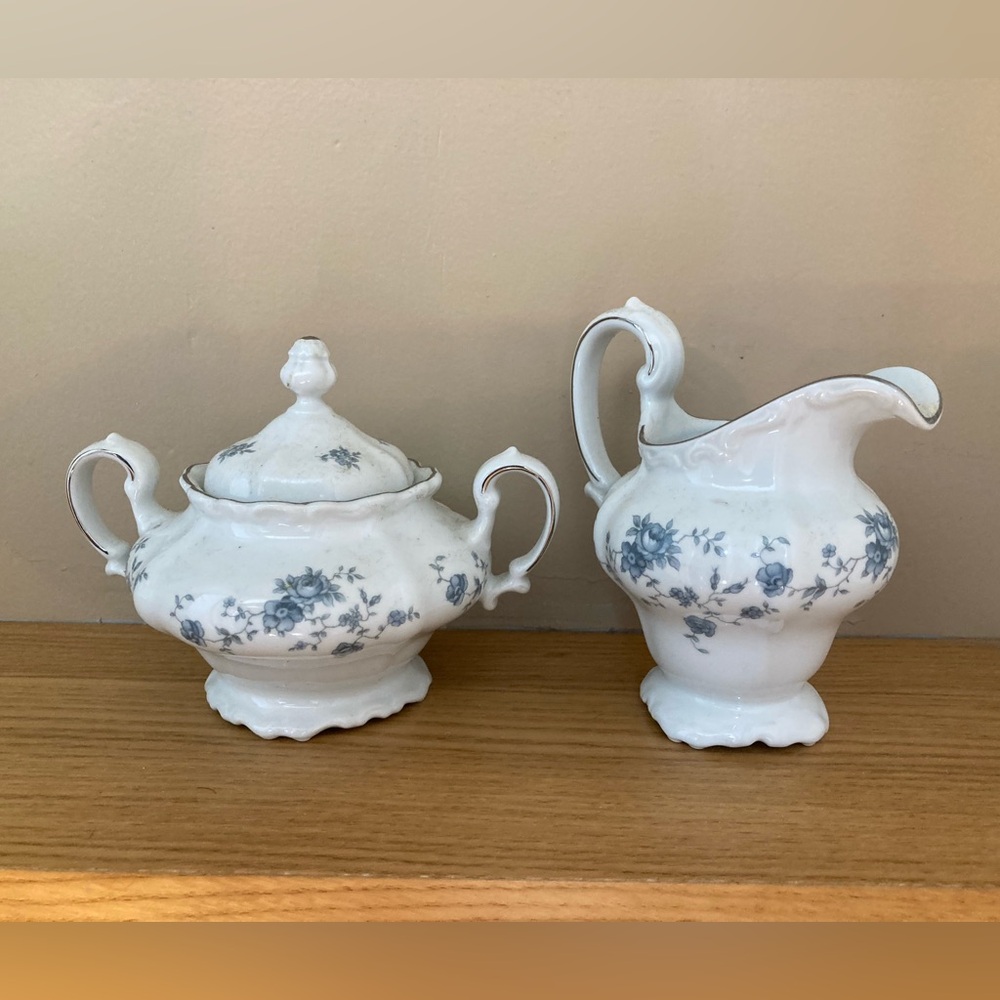 Elegant Floral Sugar and Creamer Set